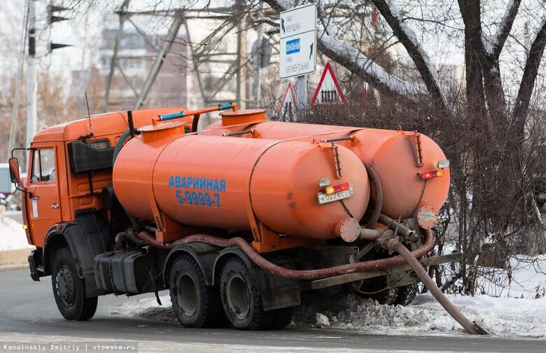 Откачка томске. Газ 3307 ас бочка. Откачивание выгребных ям. Откачка томске. Faw ассенизатор 18 кубов.