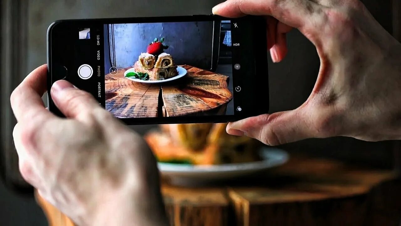 Фотографии на телефон как правильно. Фотографирование на айфон. Фотографии на телефон как правильно. Селфи с телефоном. Оригинальная фотосессия.