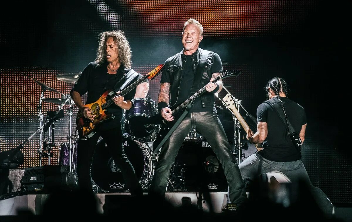 Metallica лучшие песни. Группа Metallica. Группа металика музыканты. Группа Metallica 2004. Metallica концерт.