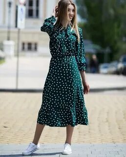 Платье зеленое в горох