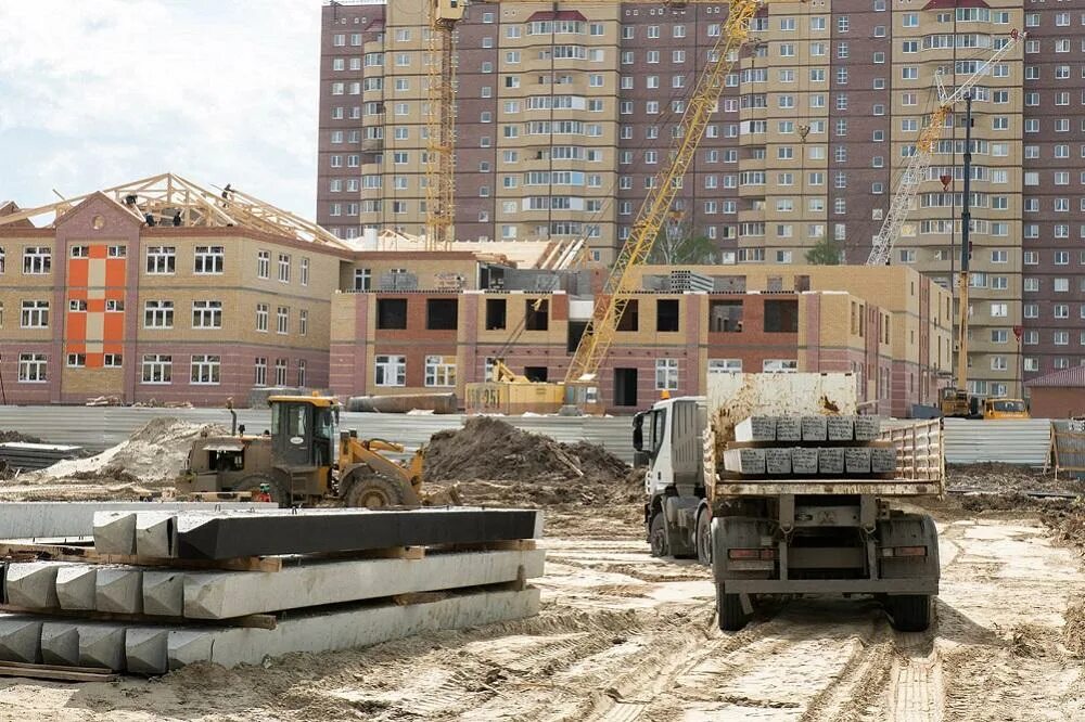 Строительство школ тюмень. Стройка школы. Тюмень стройка. Строящиеся школы в Тюмени. Строительство в Тюменской области.