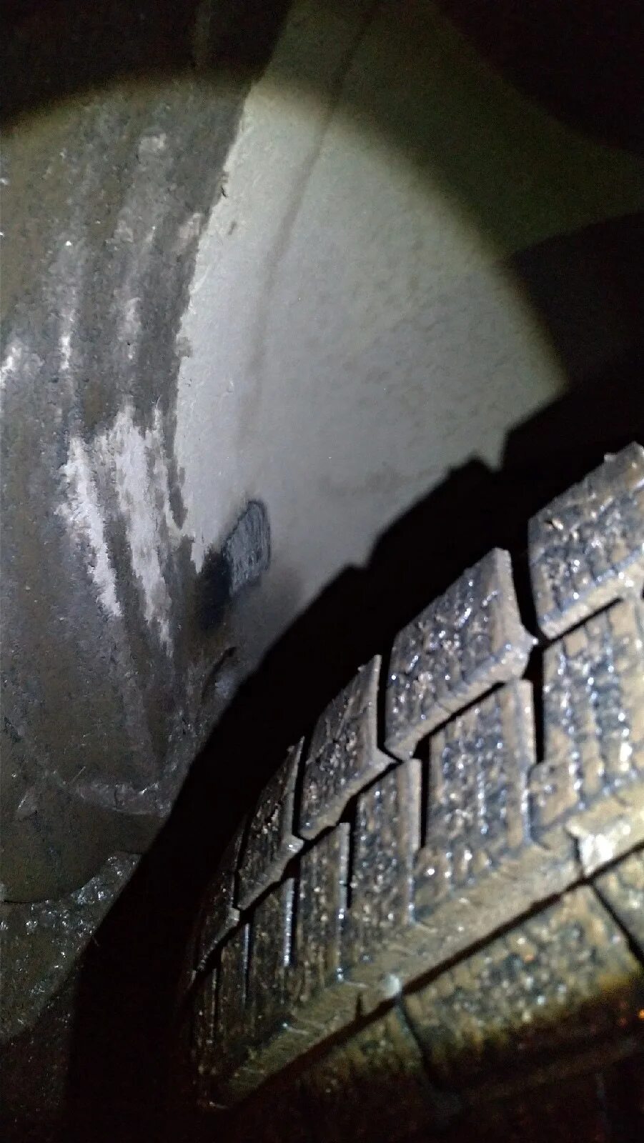 Переднее левое колесо ваз 2114 без колеса. Задевает колесо при повороте. Приора колесо ушло назад. Задевает колесо при повороте. Ваз 2112 передние колеса ушли назад.