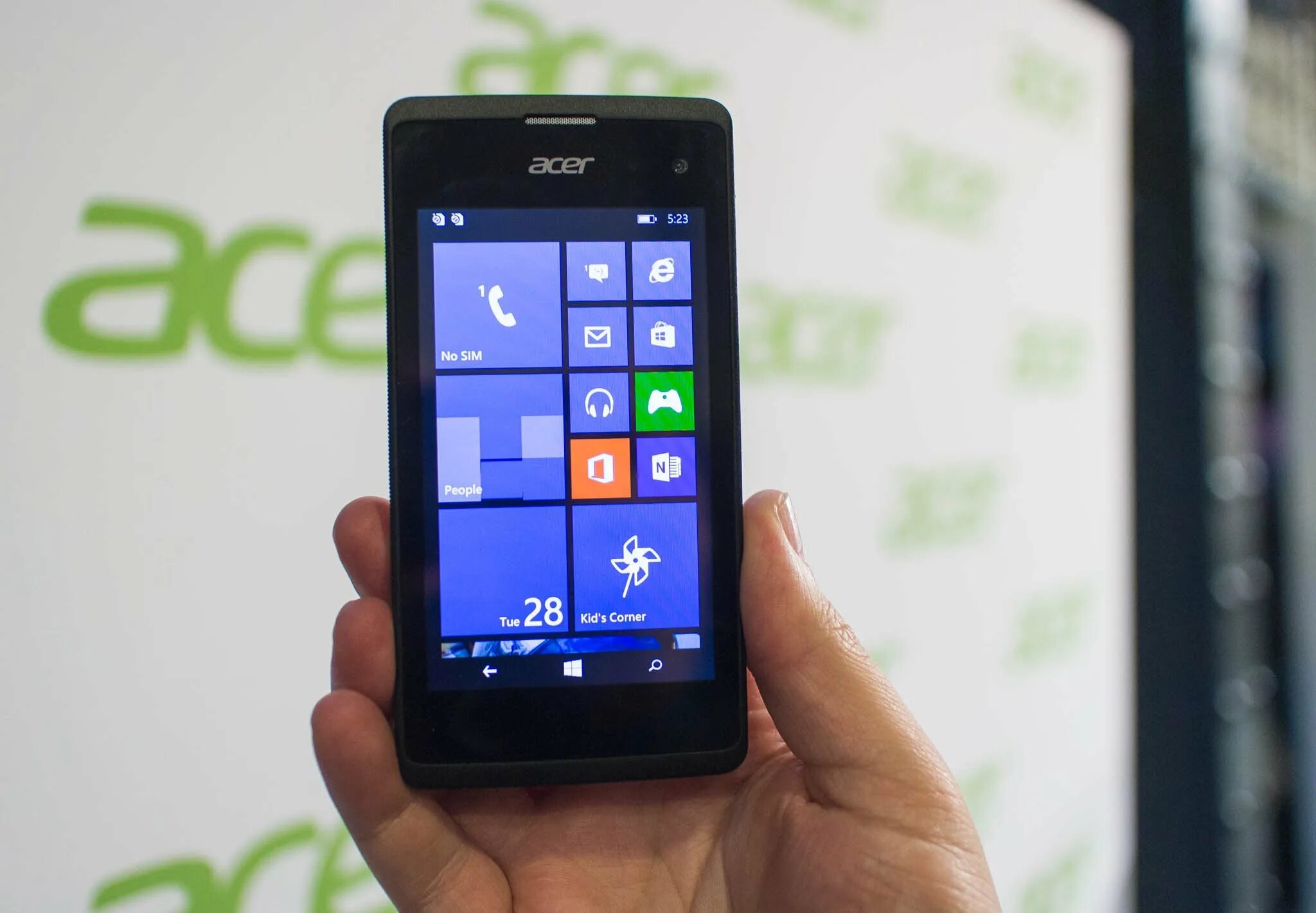 Acer Windows Phone. Коммуникатор Acer Windows mobile. Смартфон на виндовс. Смартфоны Асер 2015. Телефон updating