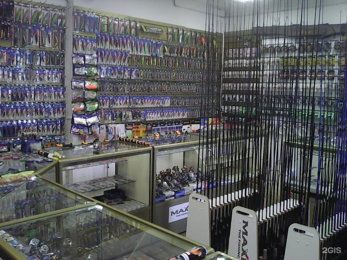 санкт-петербург проспект народного ополчения 10 рыболовный центр. магазин для рыбалки. рыбацкий магазин. витрины для рыболовных магазинов. рыбацкий магазин.