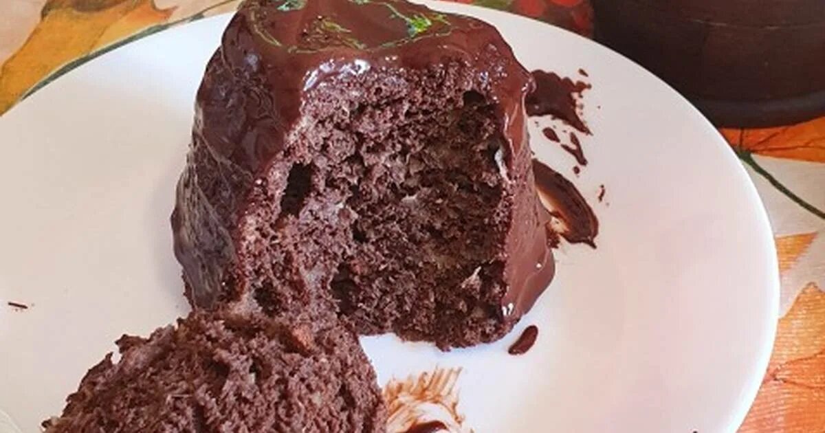 бананово шоколадный кекс в микроволновке. кекс в микроволновке с бананом. кекс с бананом и какао в микроволновке. банановый кекс в чашке. кексик в микроволновке с бананом.