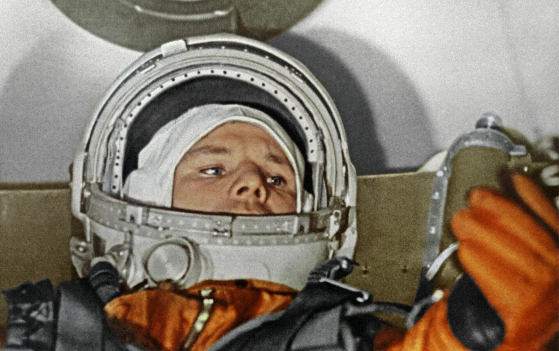 Полет первого в мире космонавта юрия