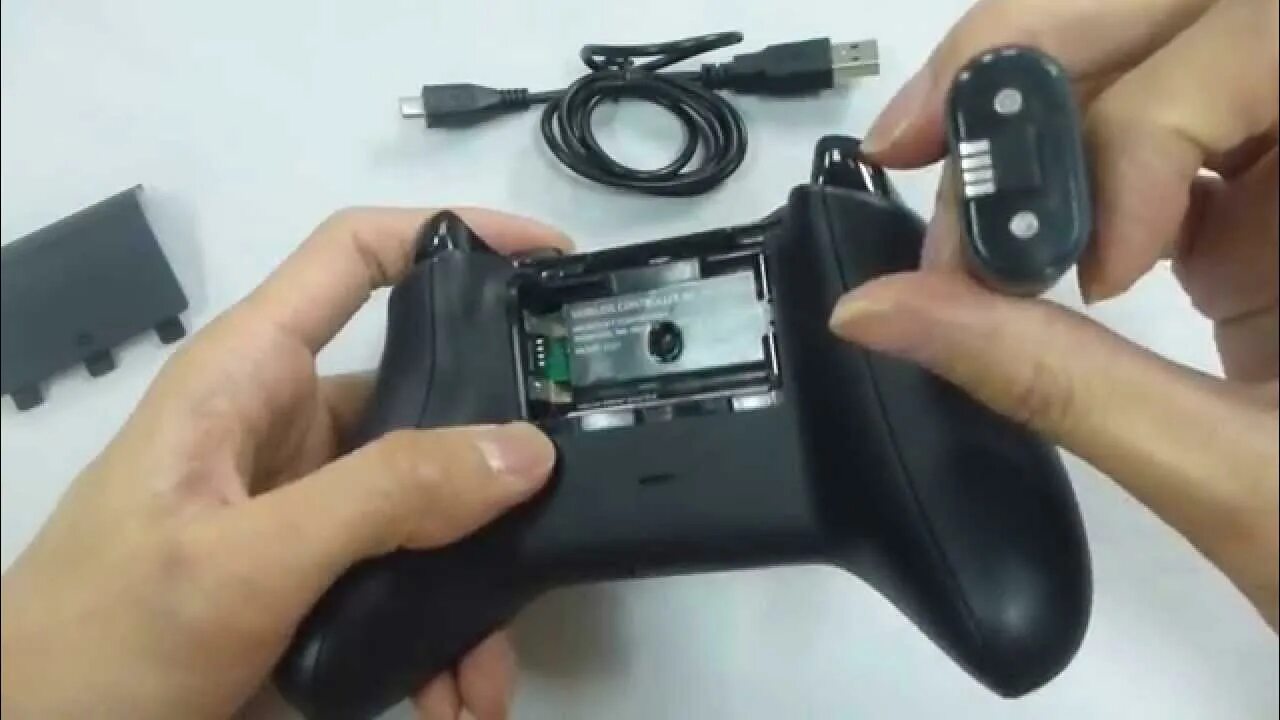 Батарейки для джойстика. Батарейки для джойстика Xbox 360. Xbox 360 Controller батарейки. Xbox 360 контроллер батарейки. Аккумулятор для Xbox one Controller.