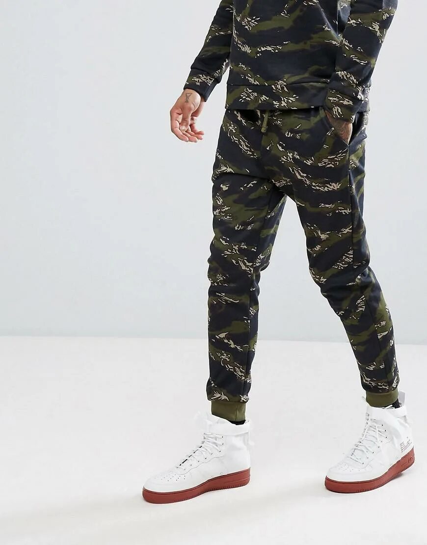 Jogger fit. Slim jogger bershka. bershka jogger slim fit. jogger slim fit. bershka jogger 38 xl камуфляж.