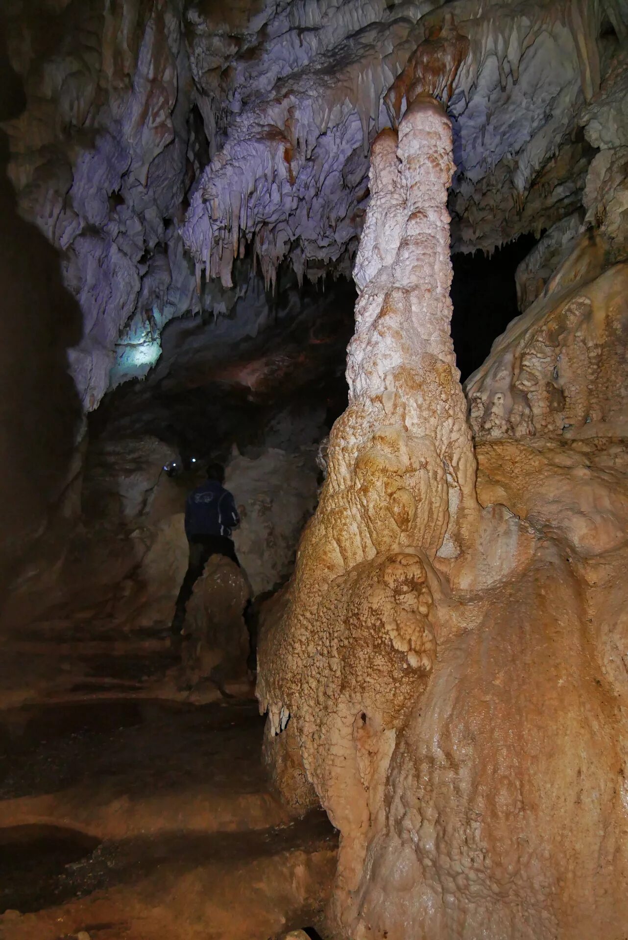 Рожкао пещера южный слон. Рожкао пещера южный слон. Пещеры кчр. Пещеры кчр. Пещера южный слон кчр.