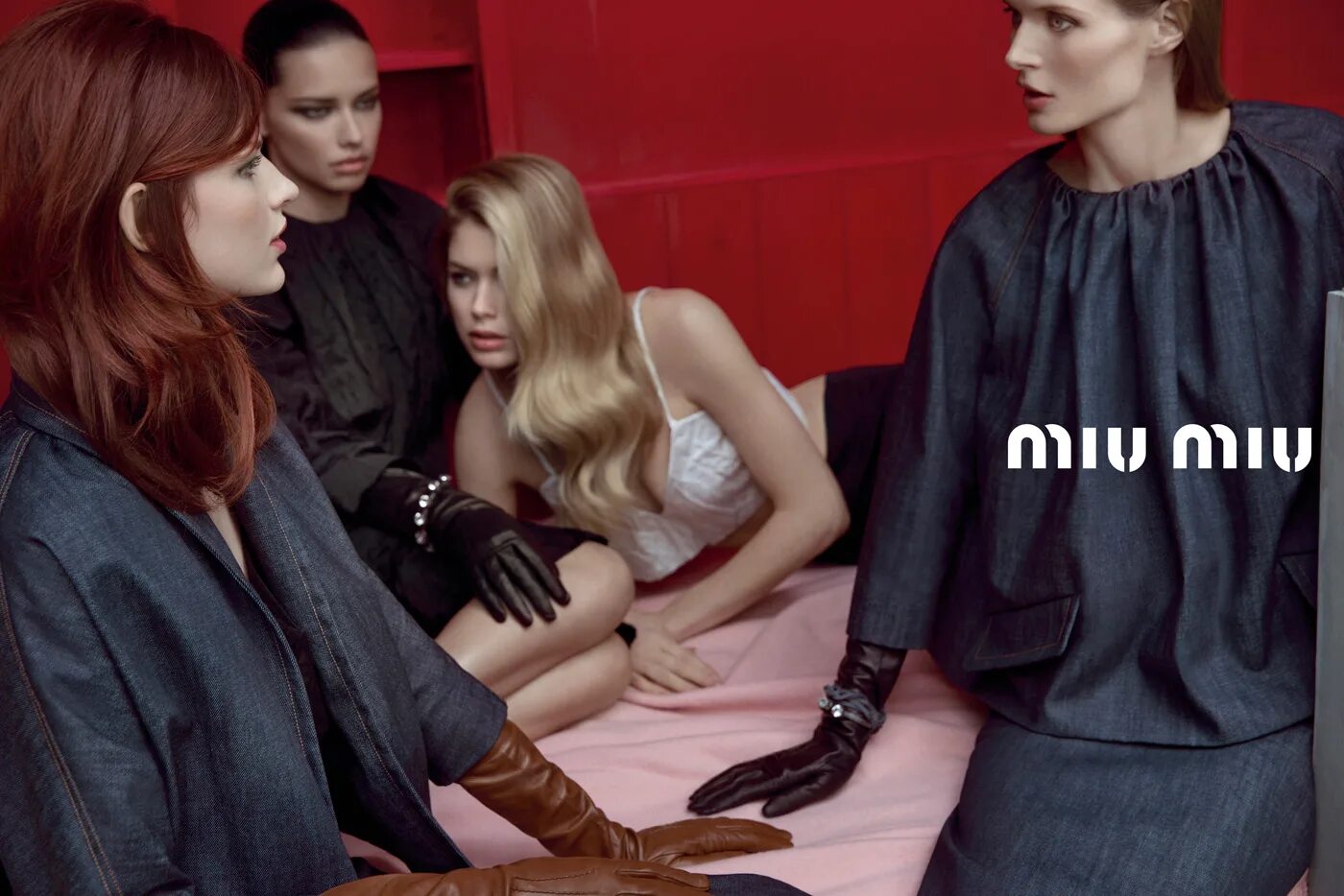 Включи миу миу. Miu miu prada. миу миу бренд. бренд миу миу стиль. бренд миу миу прада.