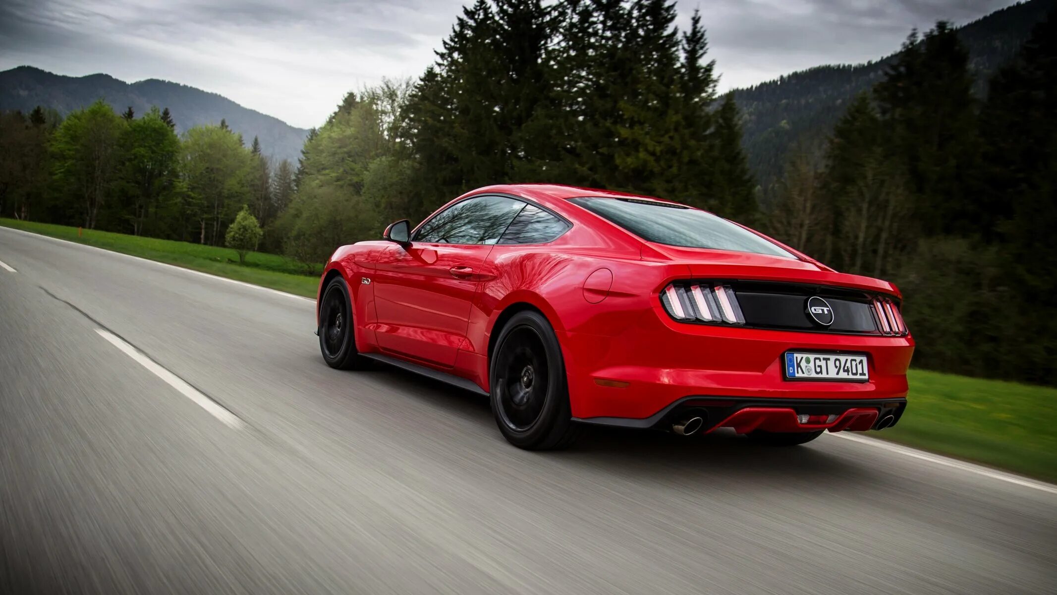 Мощь машины. Форд Мустанг 2015. Mustang gt Fastback 2015. Ford Mustang 2019 красный. Ford Mustang 2015.