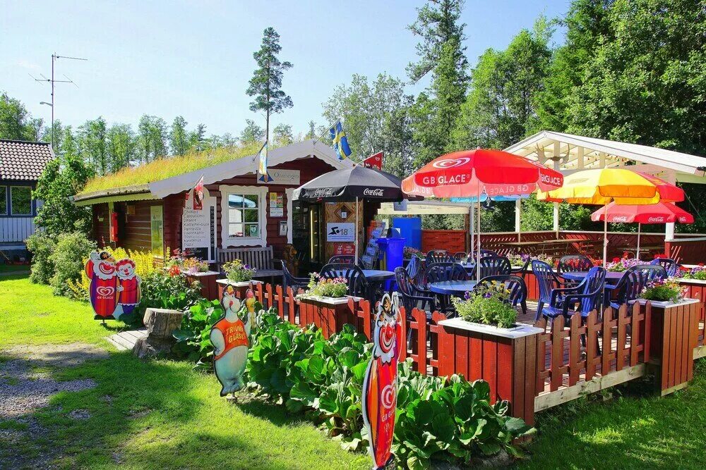 Кемпинг номер люкс кухня. Bad camping. Bad camping. Bad camping. Vannas bad och camping.