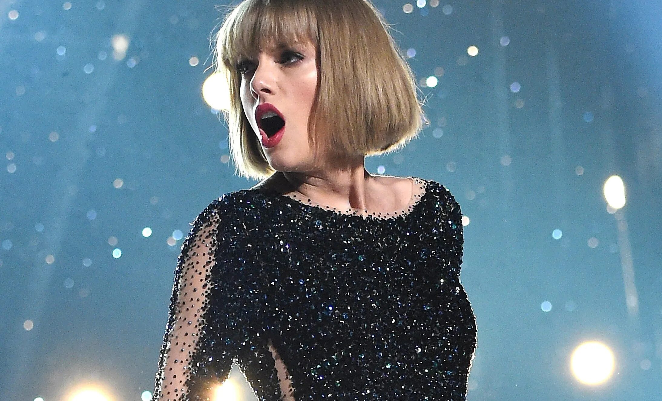 Taylor swift new year. Taylor swift ugly. тейлор свифт удивлена. тейлор свифт рот. taylor swift 2015.