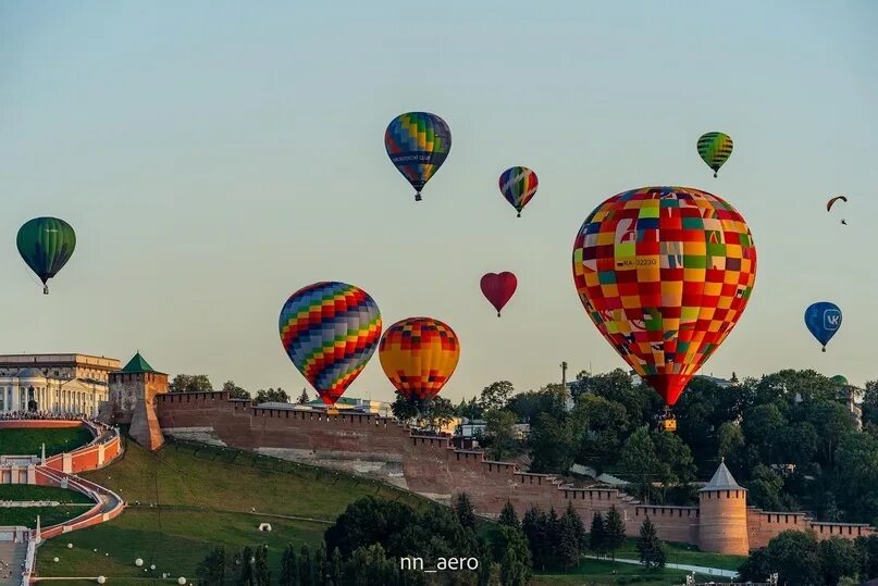 Приволжская фиеста нижний новгород. Ночное свечение аэростатов великие луки. Шары в нижнем новгороде фестиваль. Нижний новгород шары фиеста. Приволжская фиеста 2023.