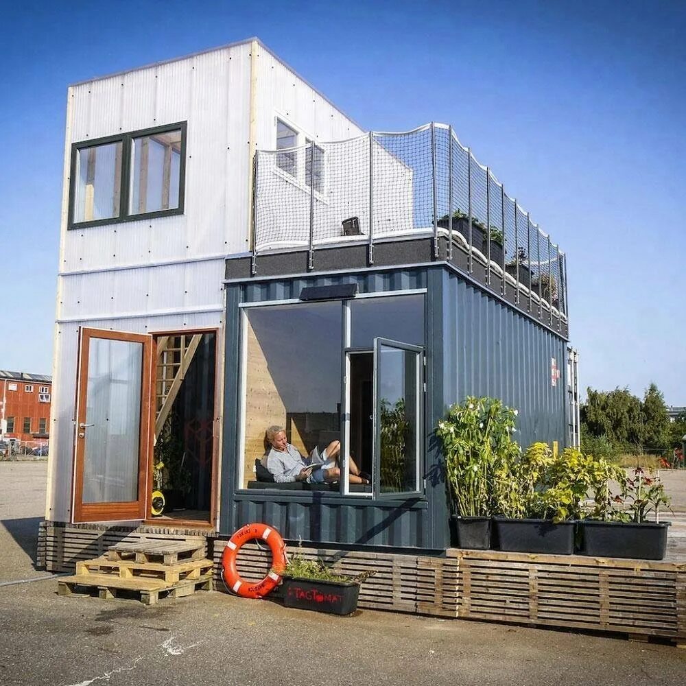 Mobile container