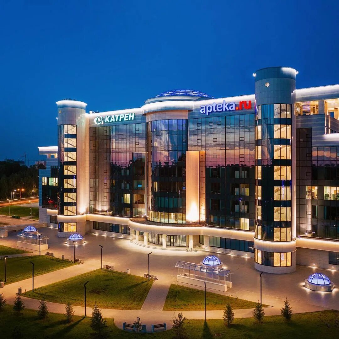 Катрен новосибирск кольцово. Девушка в меховой шапке. Нск новосибирск головные. Gelio ночной новосибирск. Кепки на весну женские.