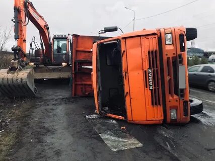 Камаз перевернулся
