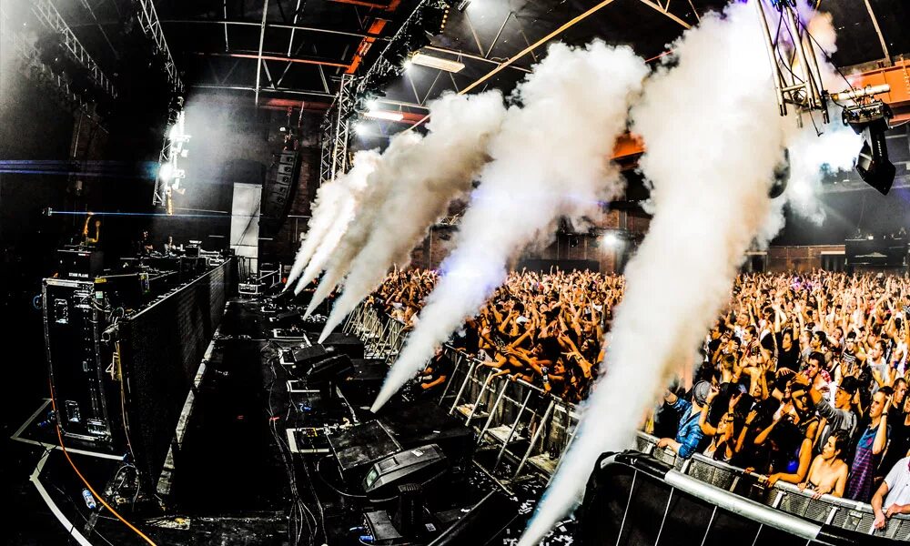 Дымовая шашка синяя. Принцип действия дымового пожарного извещателя. Дымовая шашка черная. Игрушечная машинка с дымом. Как работает дым.