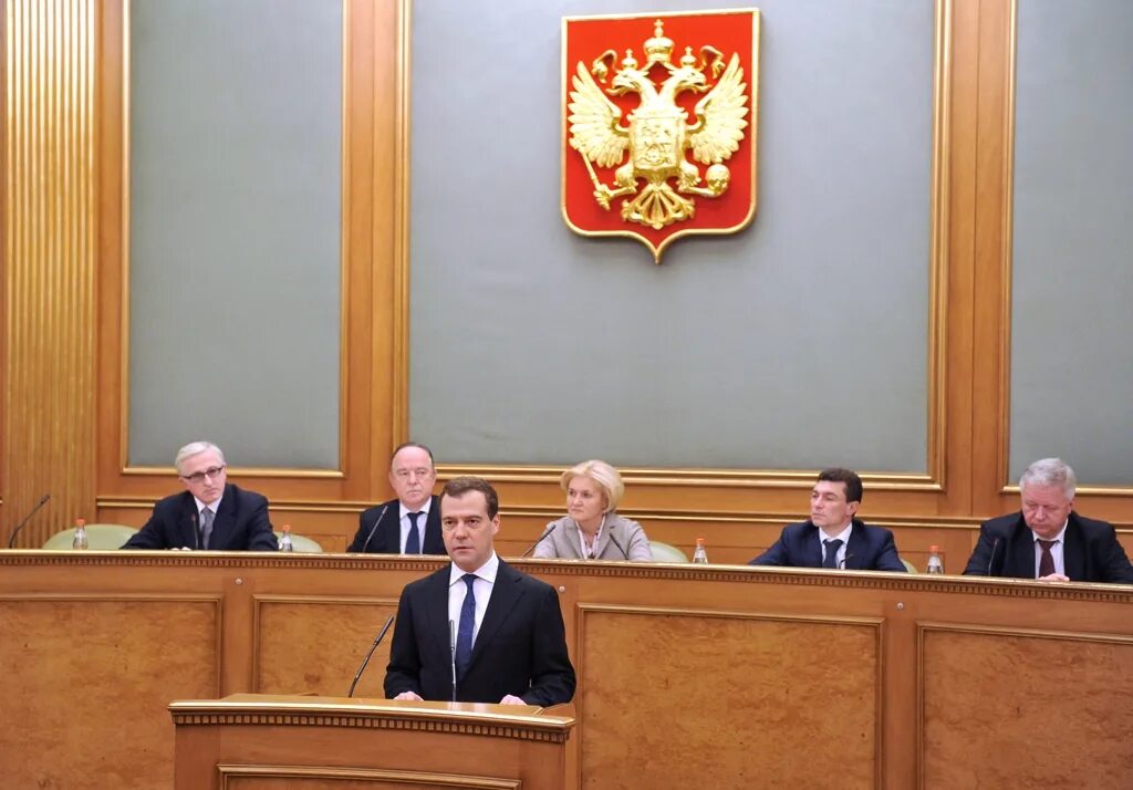 Российская трехсторонняя комиссия. Заседание трехсторонней комиссии. Трехсторонняя комиссия рф. Комиссия по регулированию социально трудовых отношений. Комиссия по урегулированию социально-трудовых отношений.