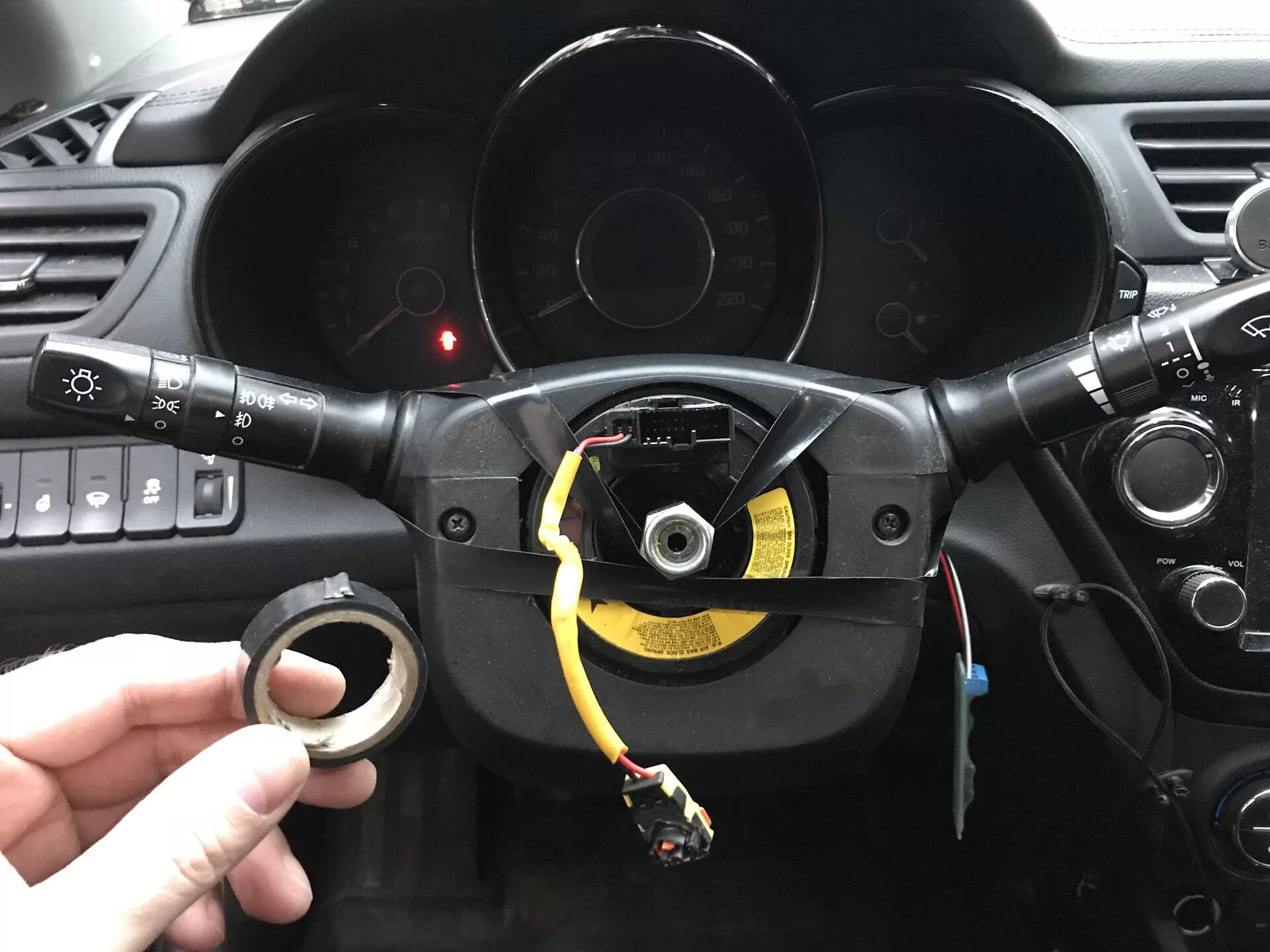 Снятие руля RIO 2012 года. - KIA Rio (3G), 1,6 л, 2012 года своими руками DRIVE2