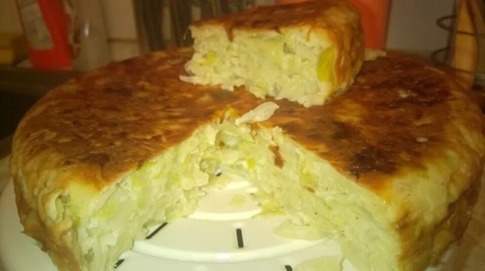 Заливной пирог с капустой. Заливной пирог с капустой в мультиварке на молоке. Пирог с капустой и яйцом в мультиварке. Пирог с капустой и яйцом в мультиварке. Пирог с капустой в духовке на кефире.