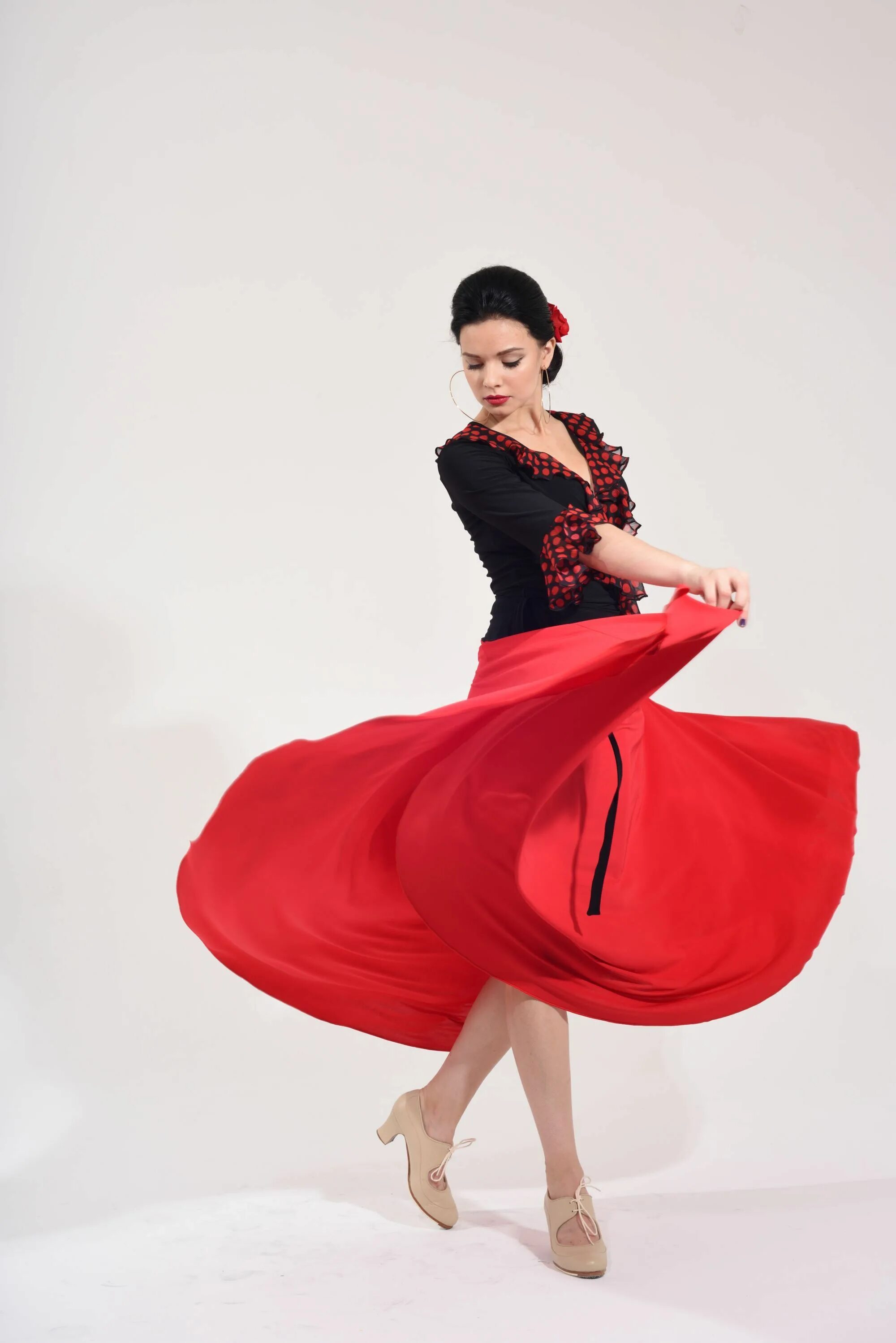 Флексы для фламенко. Фламенко на автозаводской. Фламенко микрофон. Магазин фламенко. Звезда фламенко 60 лет.