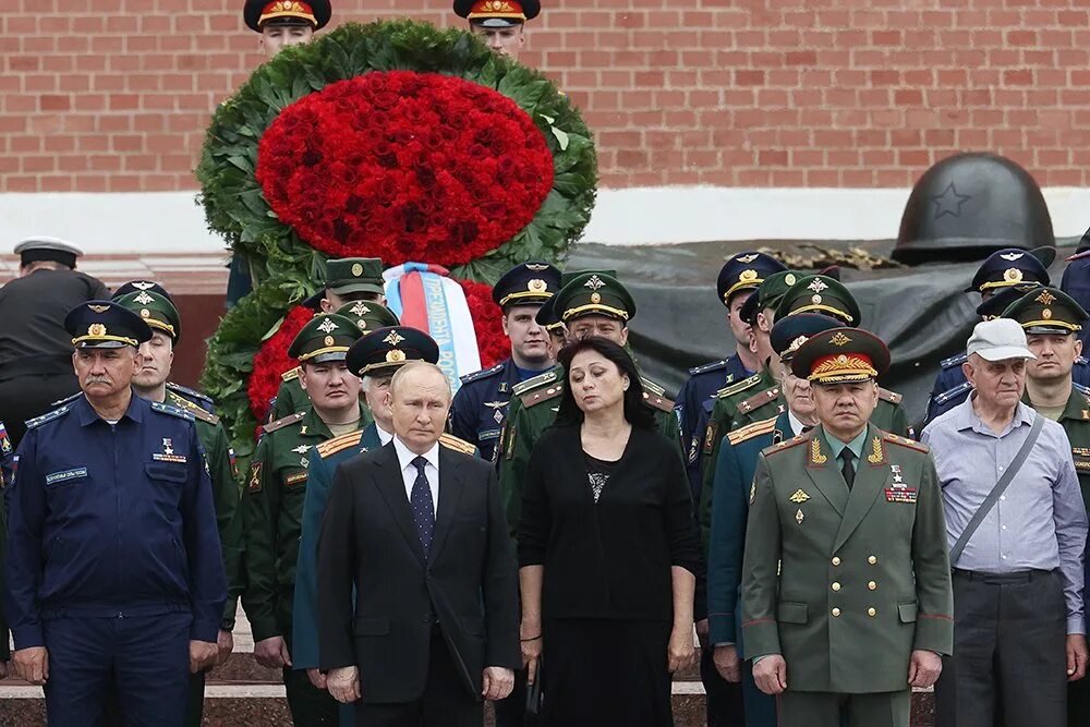 22 июня россия 1. Возложение у могилы неизвестного солдата Москва.