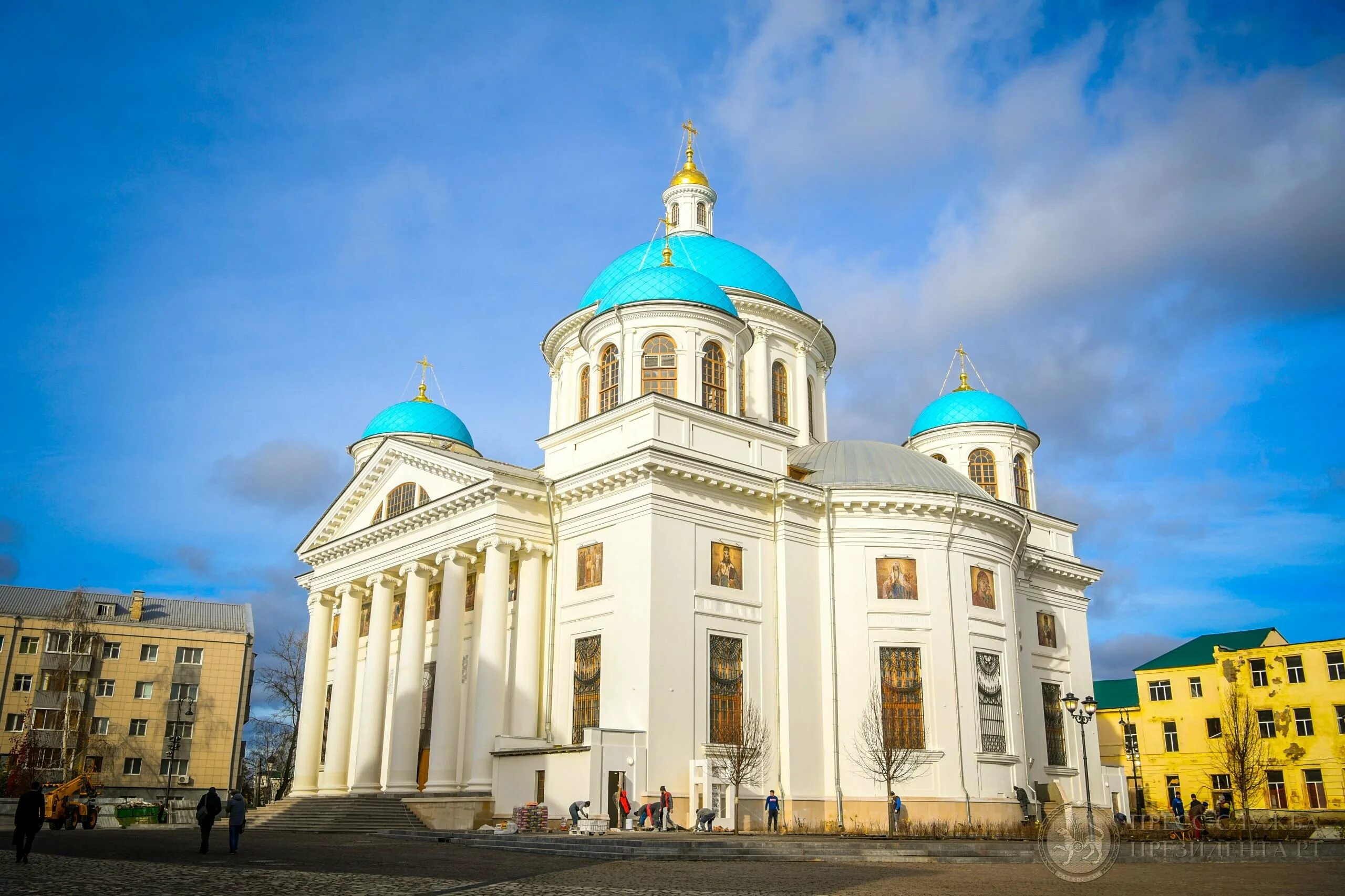 Церковь святой богородицы татары разграбили. Храм Казанской иконы Божией матери в Казани. Казанская икона Божией матери храм в Казани. Новый храм в Казани Казанской Божией матери.