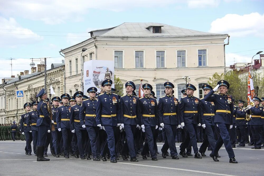 Во сколько парад в твери. Парад победы в твери 2025. парад в твери. парад победы тверь. тверь парад победы фото.
