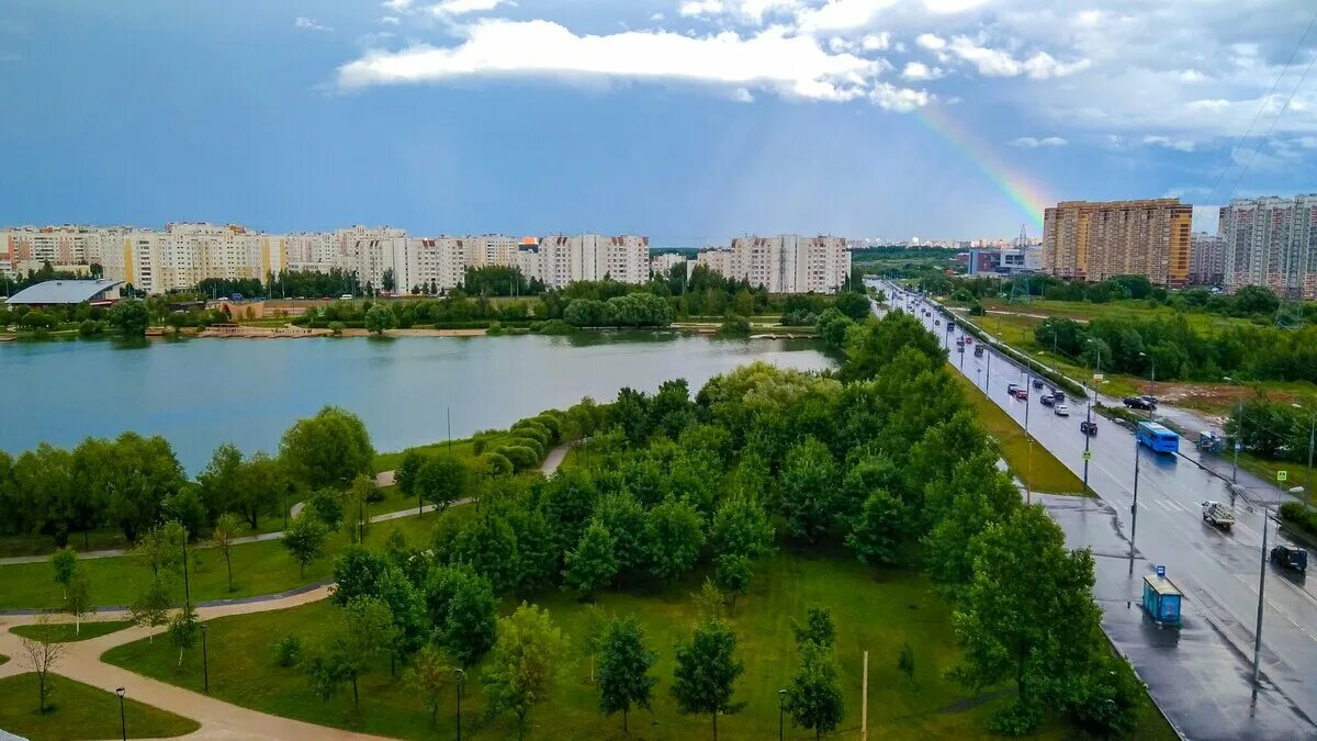 Врач южное бутово. Парк Южное Бутово Бунинская аллея. Район Южное Бутово. Южное Бутово Москва. Северное Бутово.