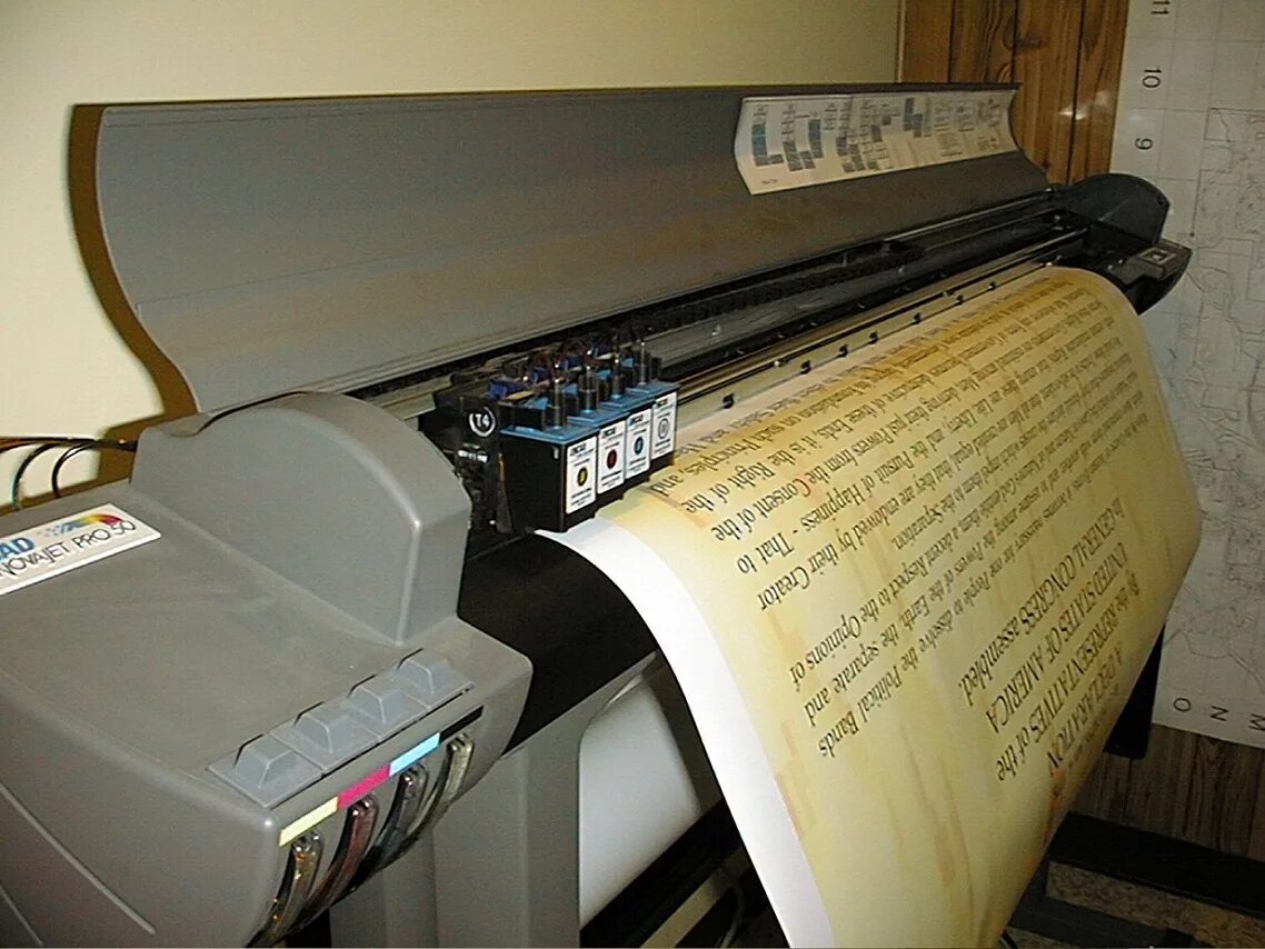 Замена плоттера. Печатающее устройство. Принтер печати на жалюзи. Плоттер 90 что это. Принтер для печати на проводах.