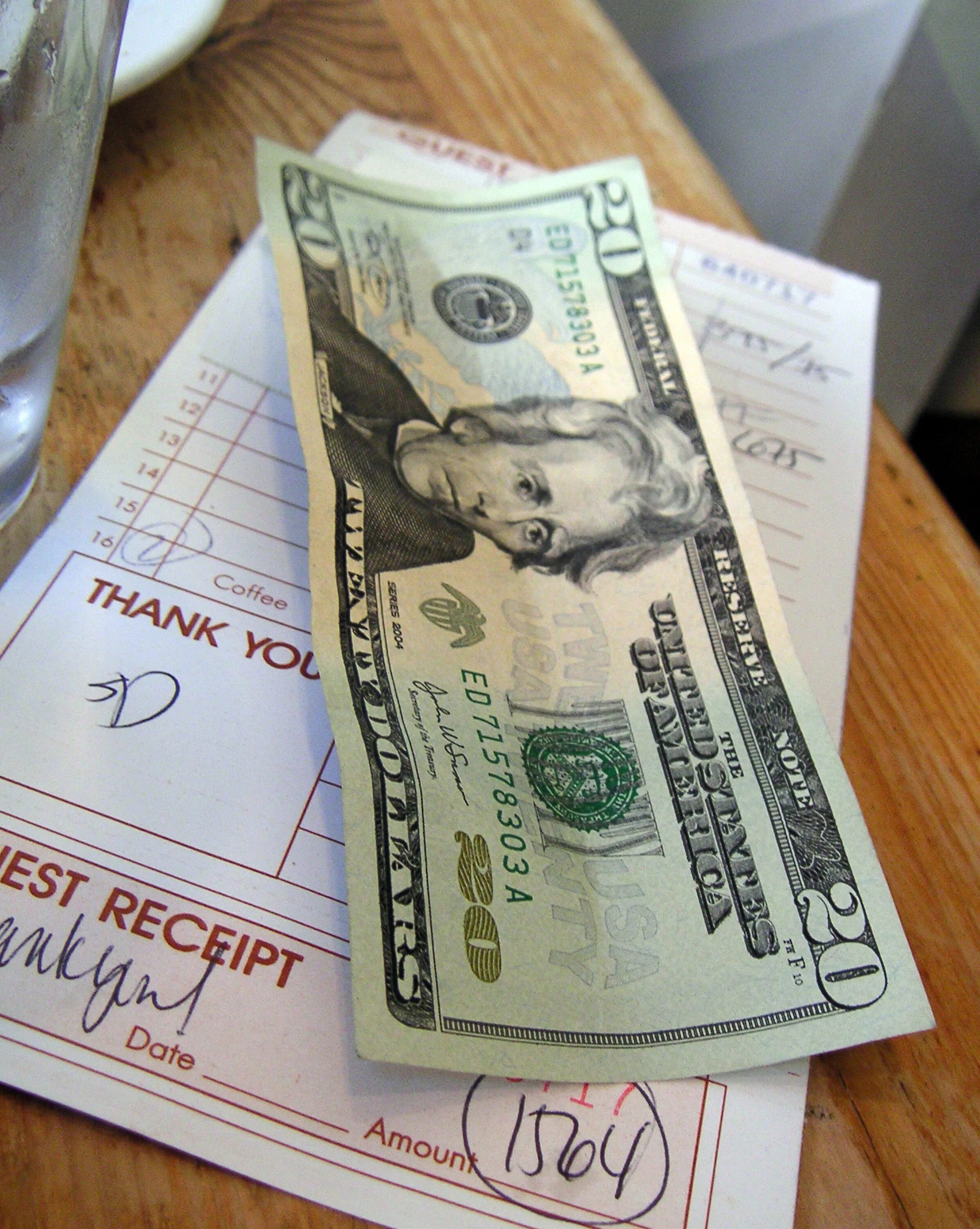 Котлета долларов. Покупка доллара. Начали продавать доллары. Минфин скупает доллары. Скупка валюты.