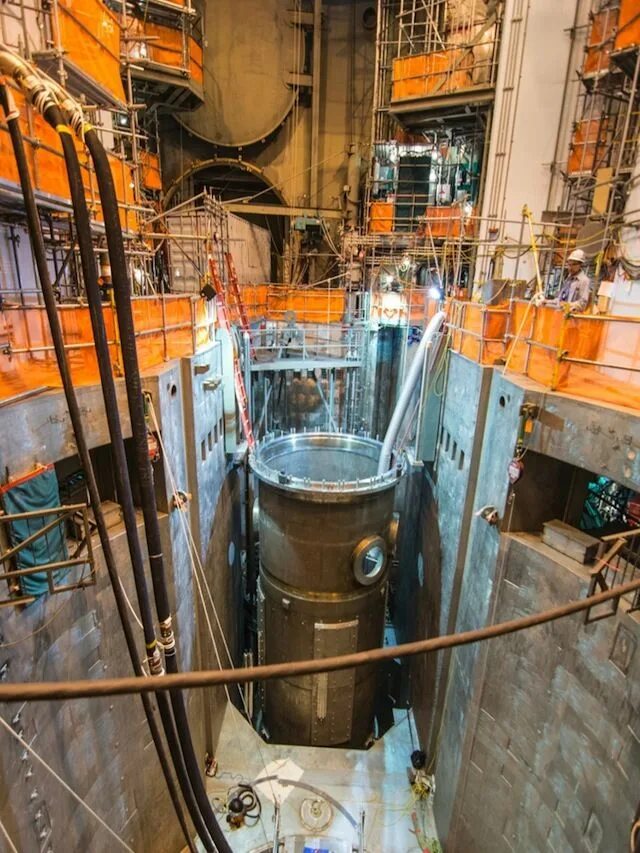 Запуск ядерного реактора. Ок-650 реактор. Реакторный отсек к-19. Ядерный реактор к 19. Атомный реактор для подводных лодок 1958.