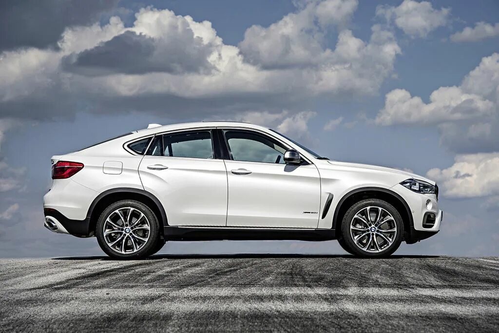 Продажа x6. BMW x6 2015. БМВ x6 2016. BMW x6 xdrive50i. БМВ х6 2017 года.