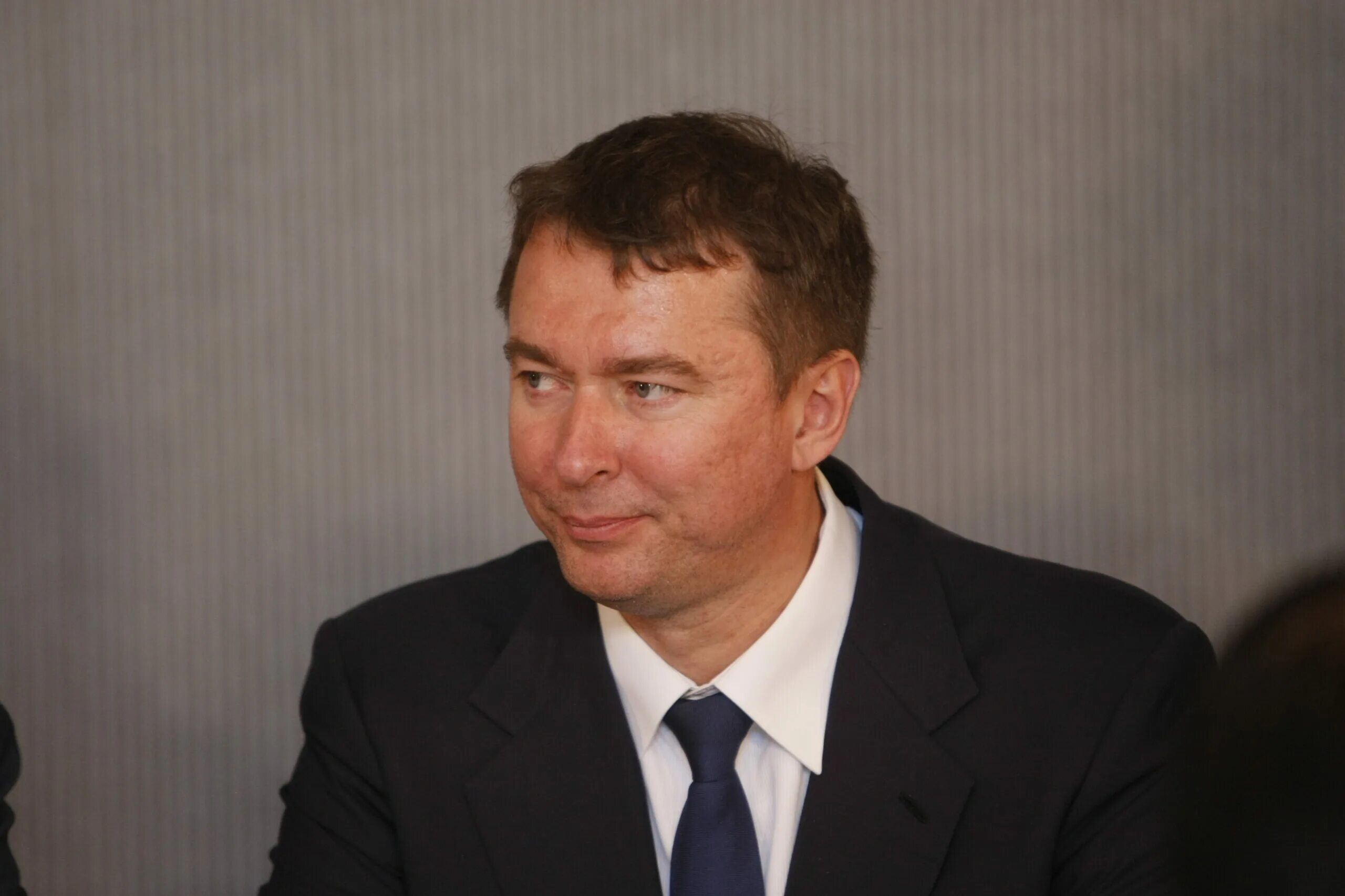 Эдуард пичугин фото. Где директор ленфильма. Директор киностудии армии россии. Пичугин продюсер. Илья киселев директор ленфильма.