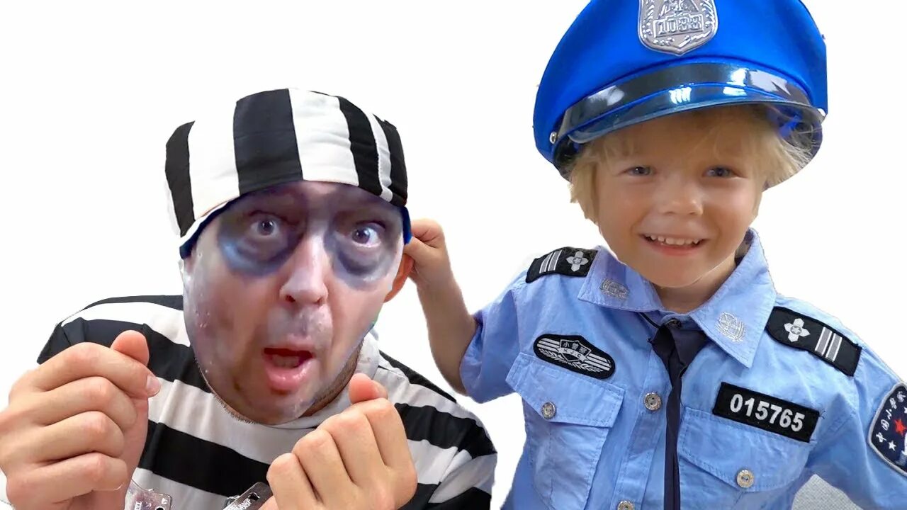 Полицейский догони. Полиция для детей. Полицейский для детей. Полицейские и преступники для детей. Воришка и полицейский.