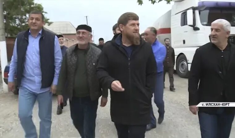 Илсхан юрт чеченская республика. Дом культуры илсхан юрт. Илсхан юрт мечеть. Село илсхан юрт чеченская республика. Илсхан юрт чеченская республика.