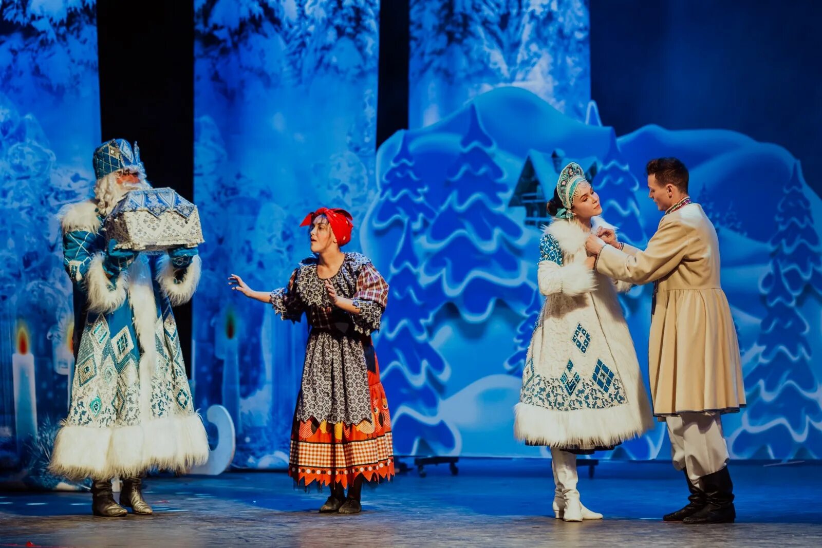 сколько идет представление морозко