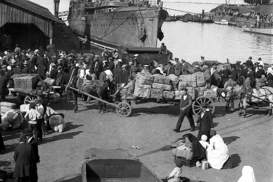 Архангельская область в годы войны. Архангельск в 1941. Архангельск в годы Великой Отечественной 1941. Соборная Пристань Архангельск. Архангельск порт 1942.