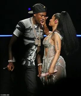 Kisses strangers nicki minaj