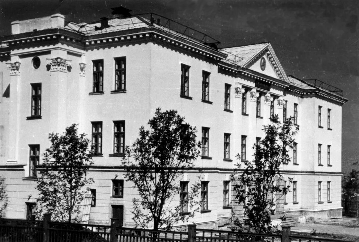 Проспект ленина 47 чебоксары поликлиника. Городская больница чебоксары проспект ленина. Проспект ленина 47 чебоксары поликлиника. Пр. Центральная городская больница просп ленина.