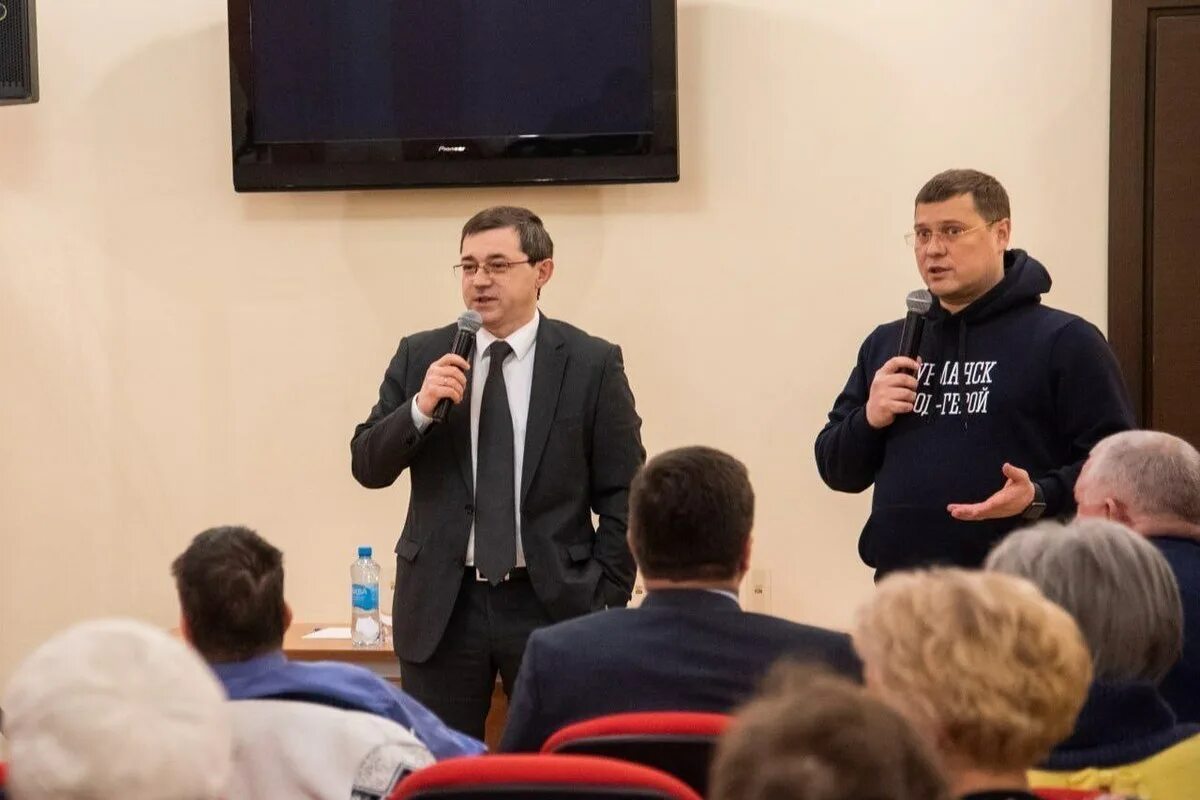 Директор мурманской. Директор мурманской. Ректор магу мурманск. Директор 35 срз мурманск. Гимназия 2 мурманск.