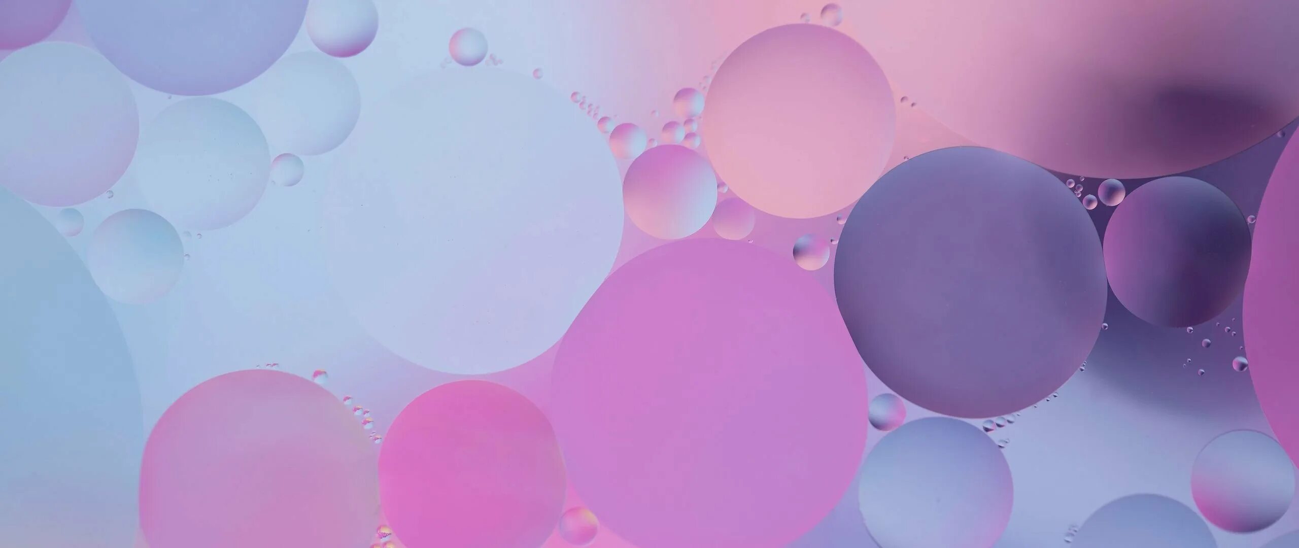 Розовые пузыри. Фон пузыри. Розовые пузыри фон. Мыльные пузыри на розовом фоне. Виниловые обои пузырями