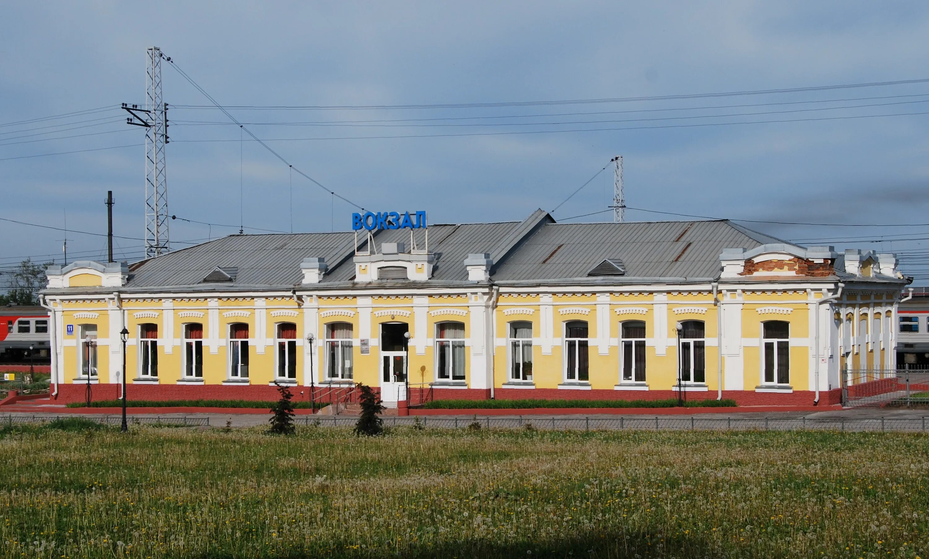 Погода в ленинск кузнецке. ЖД вокзал Ленинск-Кузнецкий. Ленинск-Кузнецкий вокзал вокзал. Ж/Д станция Кольчугино. Станция Ленинск-Кузнецкий 1.