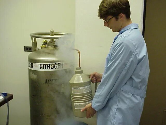 Жидкий азот - Хладагент. Сжиженный азот. Баллон с жидким азотом лабораторный. Консервация азотом.