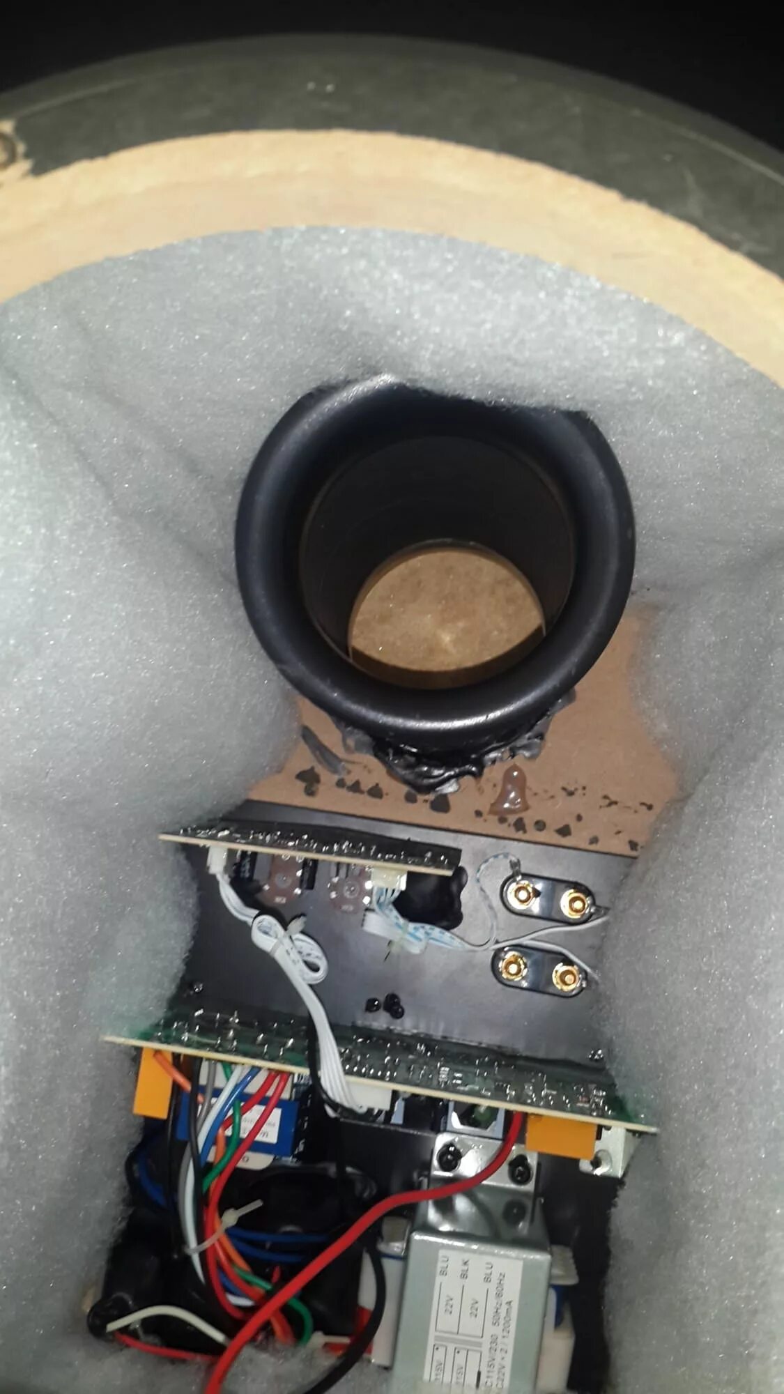 Push pull сабвуфер. Paradigm sub 12. Фазоинвертор для пассивной сабвуфера. Корпус для сабвуфера зя. Сабвуфер внутри.