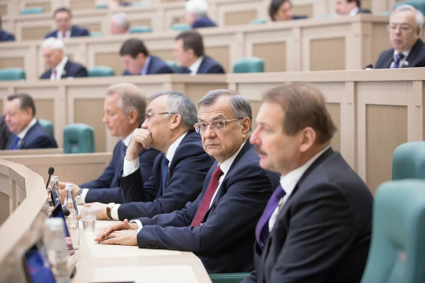 Сенаторы совета федерации рф. Сенатор сф фс рф. Численность совета федерации. Члены совета федерации федерального собрания рф. Сенатор российской федерации.