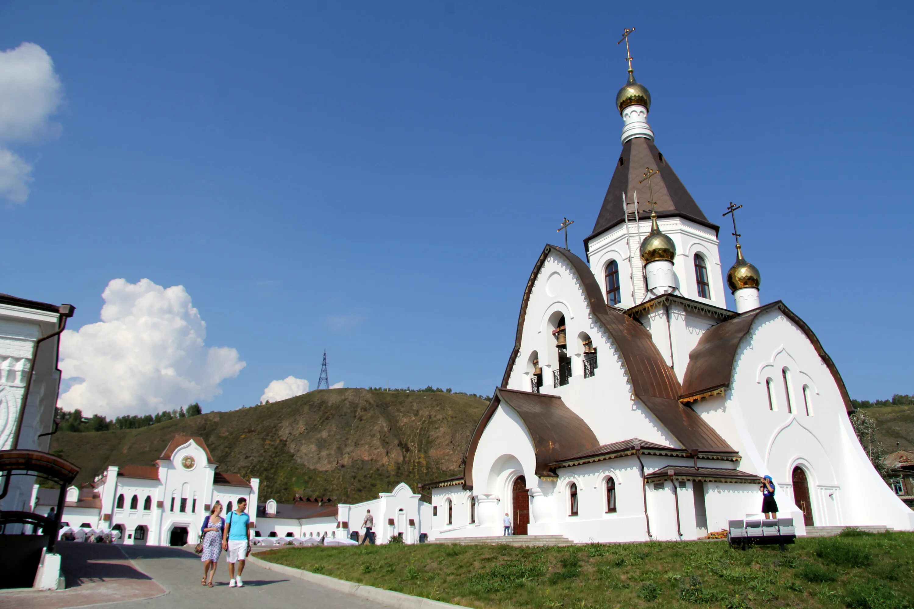 Свято-Успенский монастырь Красноярск. Успенский монастырь Красноярск. Свято-Успенский монастырь Красноярск летом. Храм мужской монастырь Красноярск. Свято успенский монастырь сайт