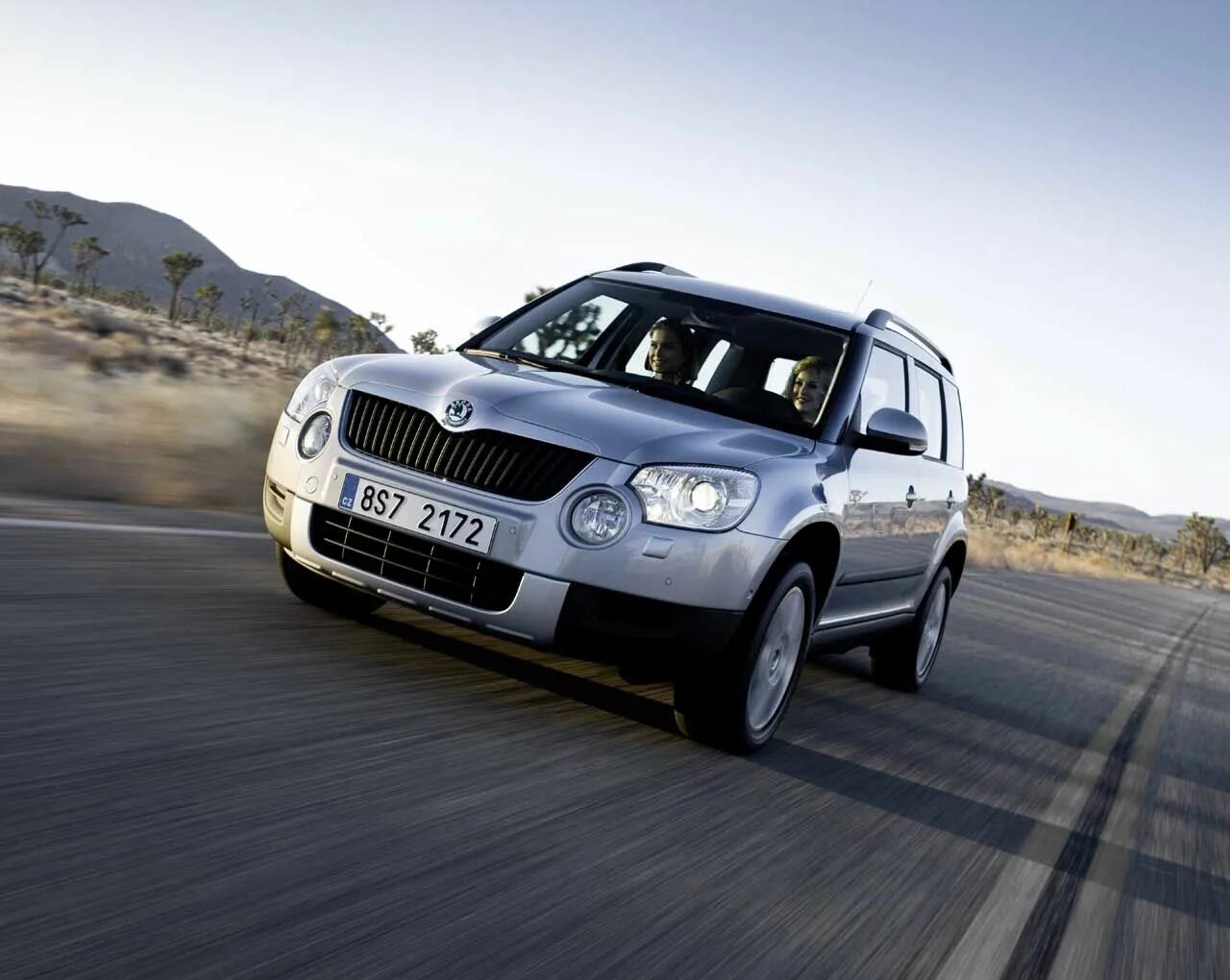 Шкода полные привод цена. Subaru ЧМ Шкода Йети. Škoda Yeti автомобили Чехии. Чешский джип. Volkswagen Йети.