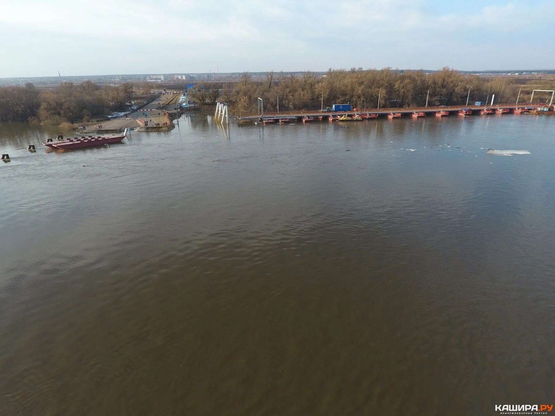 Половодье Ока Кашира. Понтонный мост Озеры. Паводок в Озерах. Озеры паводок.